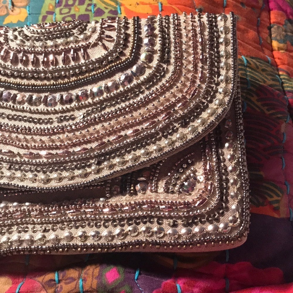2 Chic Beaded Clutch. NWT - Picture 7 of 14